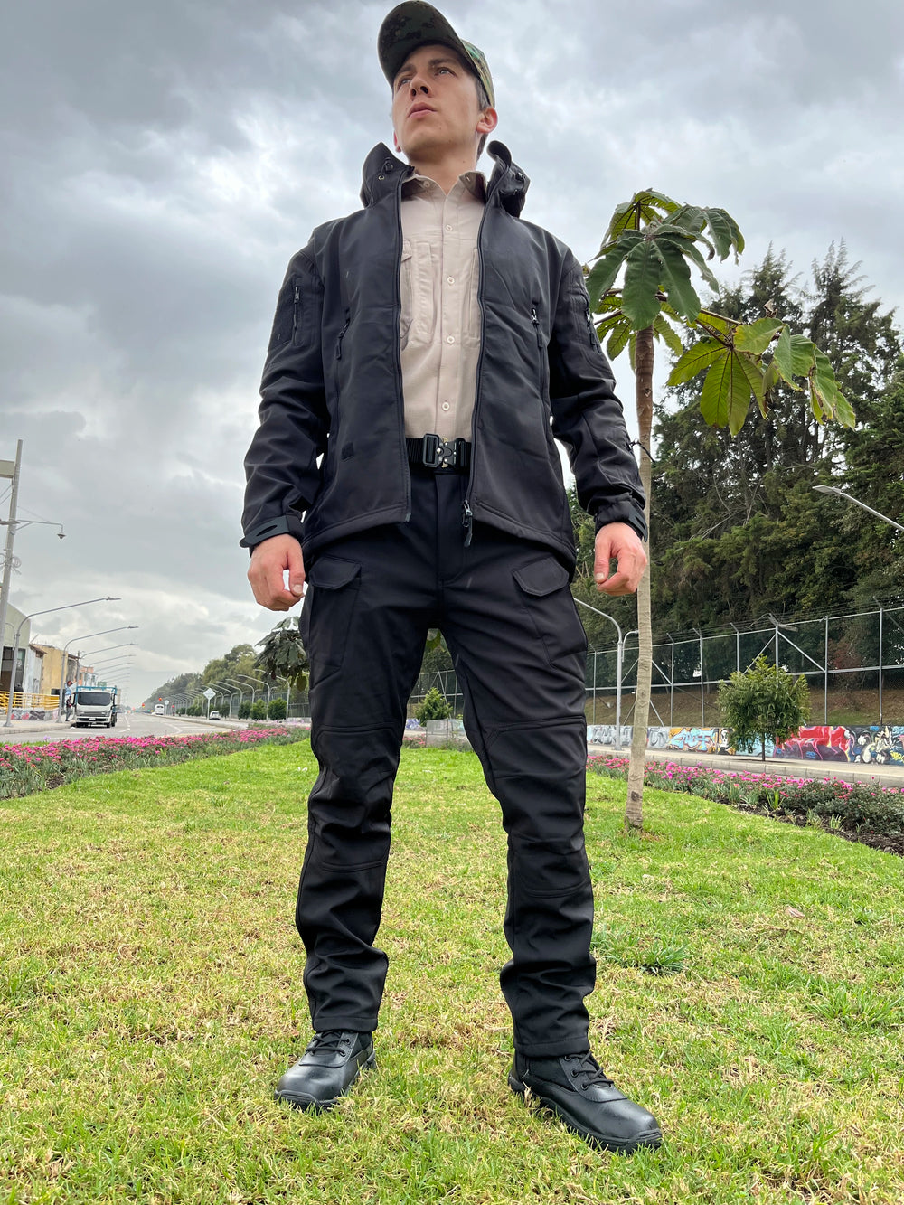 Conjunto Táctico Softshell Negro
